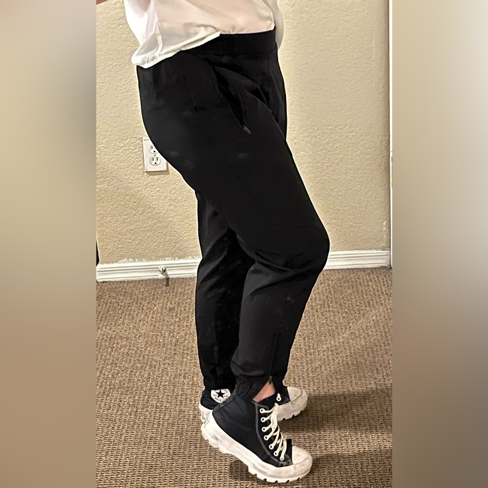 2 OLD NAVY LEGGINGS | MUST SELL IMMEDIATELY LAST DATE FOR PURCHASE MAY 3RD, 2023